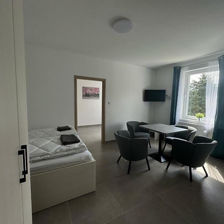 Chaty A Apartmany Hracholusky Kemp Kosatka Pnovany Exterior foto
