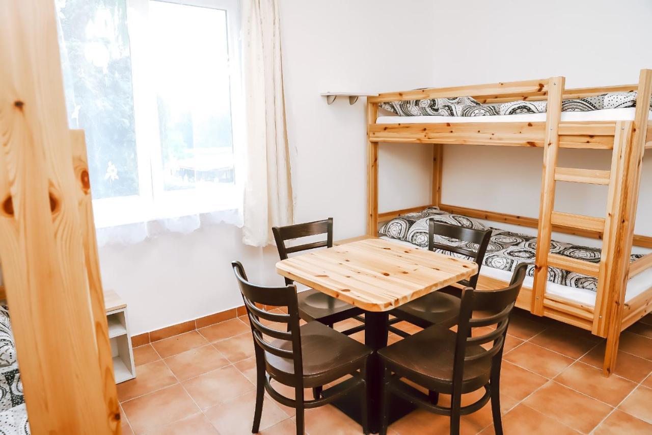 Chaty A Apartmany Hracholusky Kemp Kosatka Pnovany Exterior foto