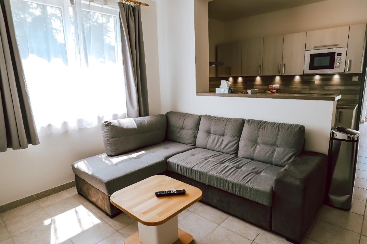 Chaty A Apartmany Hracholusky Kemp Kosatka Pnovany Exterior foto