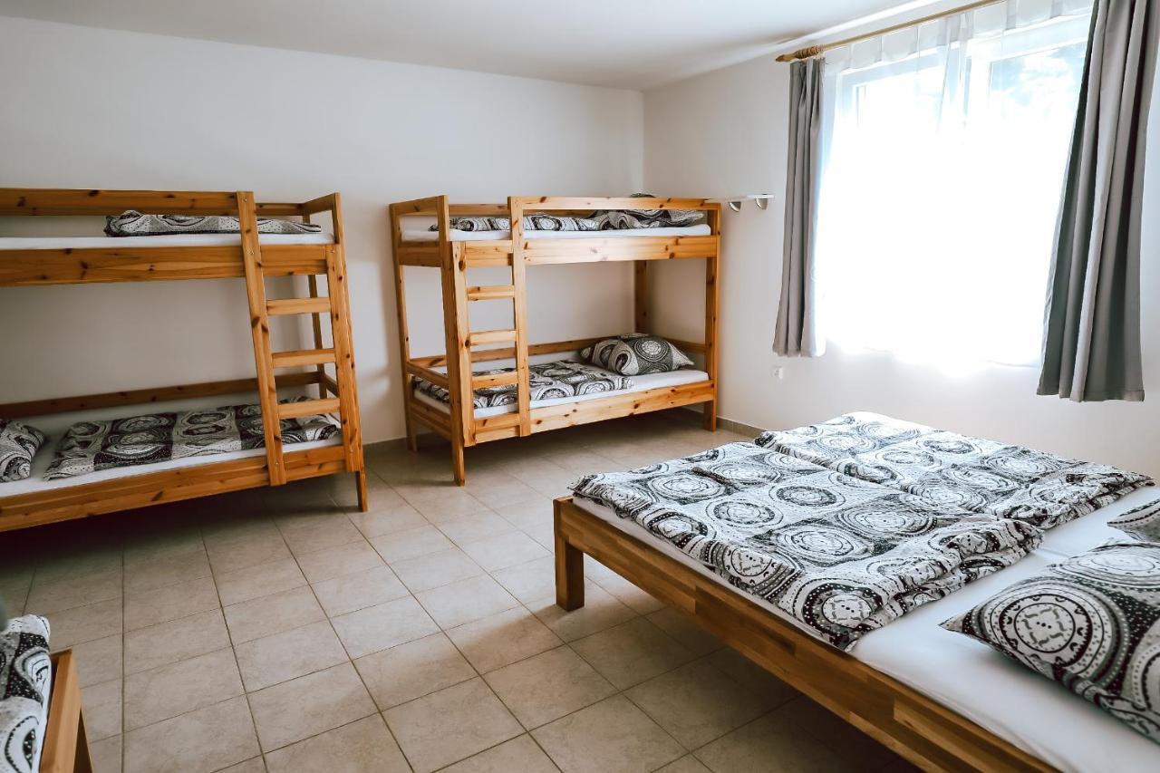 Chaty A Apartmany Hracholusky Kemp Kosatka Pnovany Exterior foto