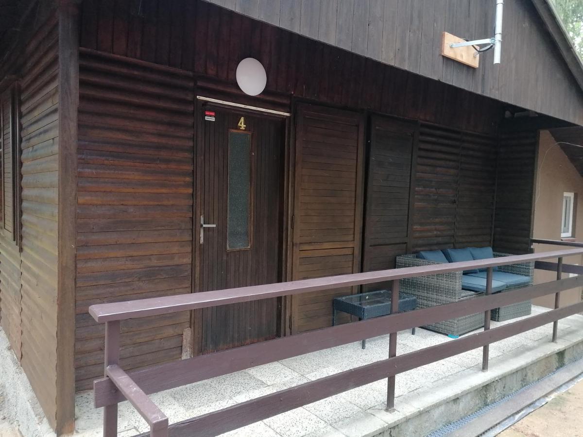 Chaty A Apartmany Hracholusky Kemp Kosatka Pnovany Exterior foto