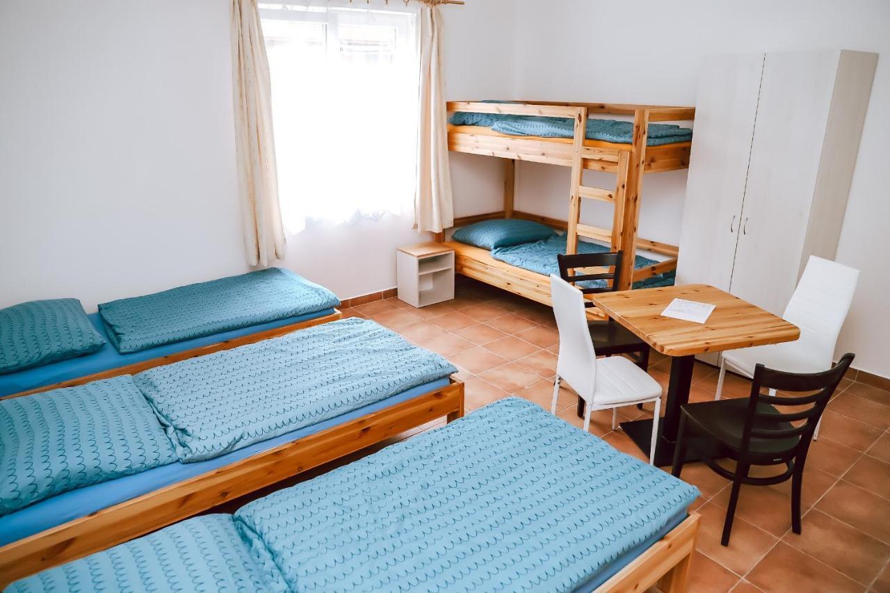 Chaty A Apartmany Hracholusky Kemp Kosatka Pnovany Exterior foto