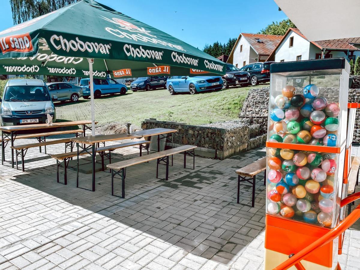 Chaty A Apartmany Hracholusky Kemp Kosatka Pnovany Exterior foto